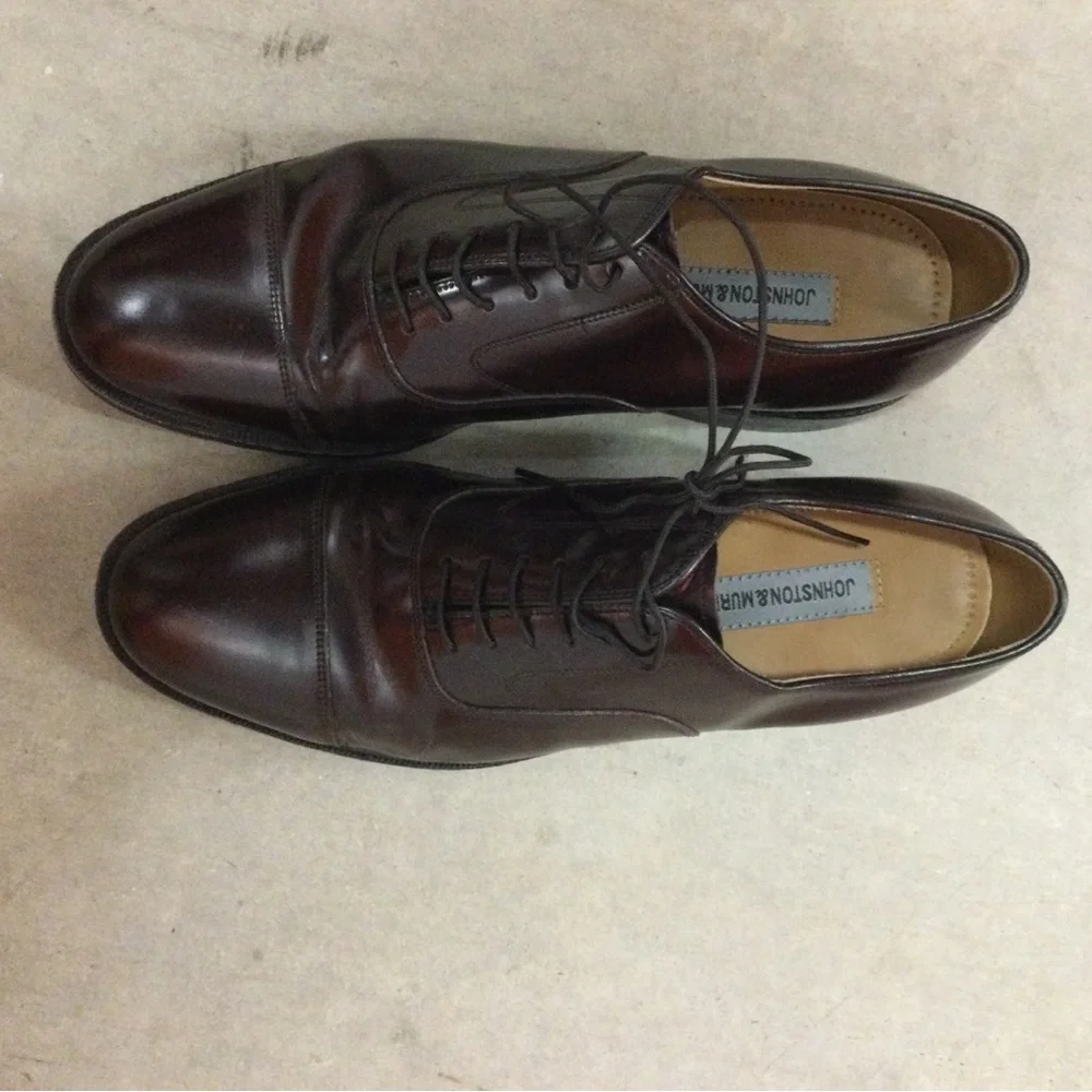 Johnston & Murphy Men’s Dark Brown Leather Cap-Toe Oxfords